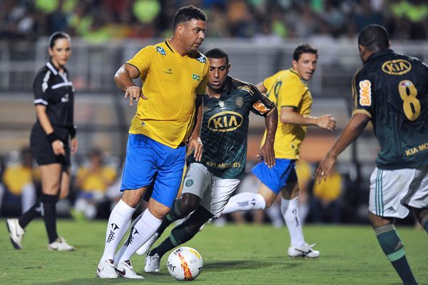 却是史无前 却是史无前