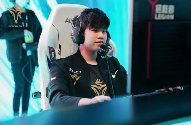 佩的谦逊态 佩的谦逊态