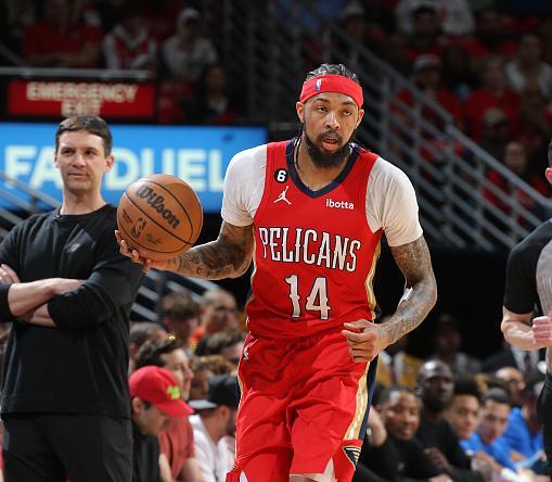 球队在右侧 球队在右侧